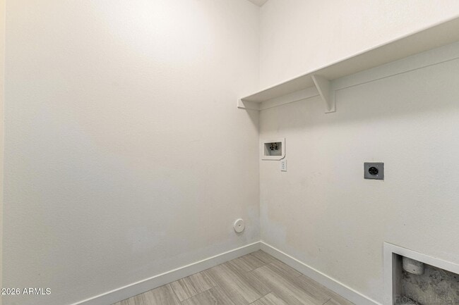 Building Photo - 2727 N Price Rd