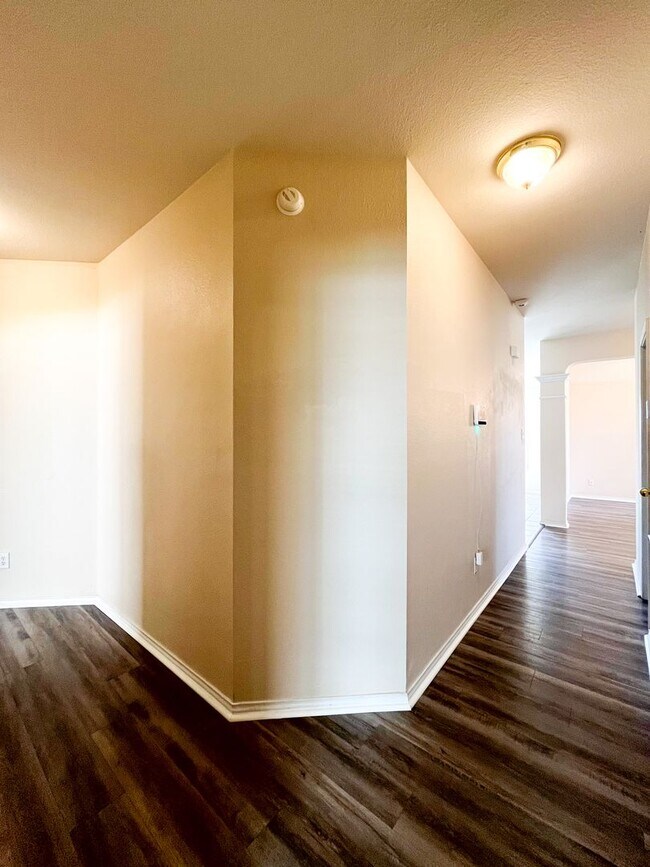 Building Photo - Available Now Beautiful 1 story, 4 bedroom, 2 bath, 2 car garage home with fire place, garage doo...