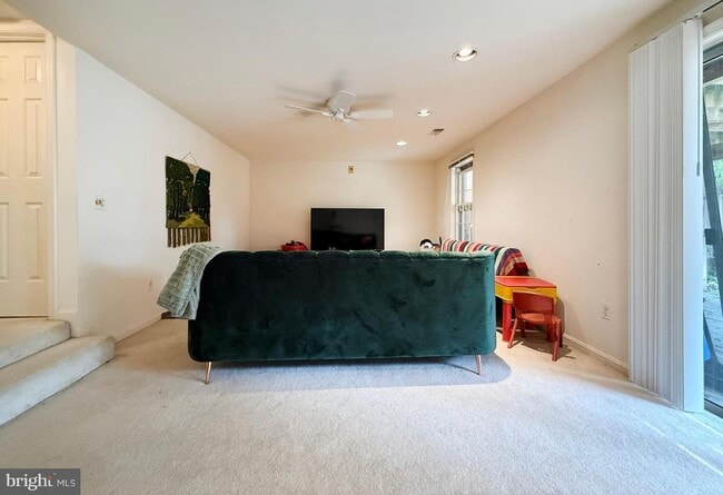 Building Photo - 7136 Swansong Wy