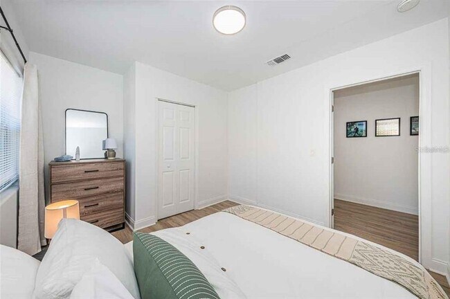 Building Photo - 1233 Sedeeva Cir S