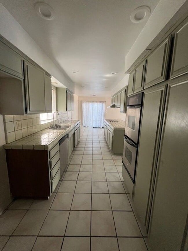 Building Photo - 7009 Ranch House Rd