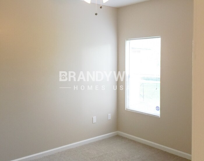 Building Photo - 8436 Kona Ave