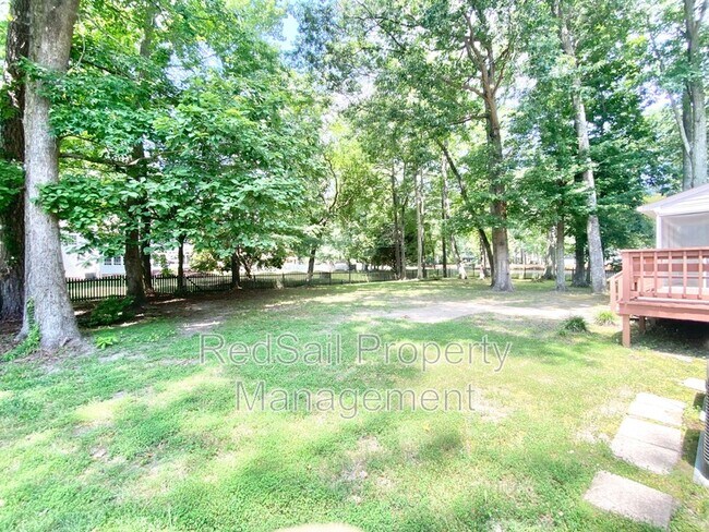 Building Photo - 100 Kanawah Run
