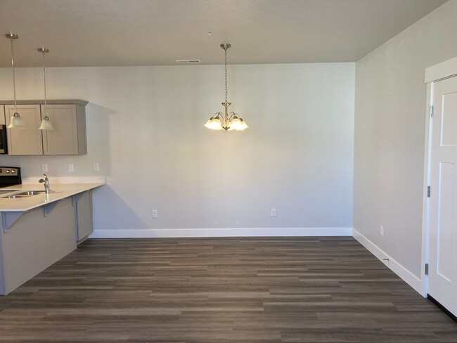 Building Photo - Condo in Prime Lehi Location