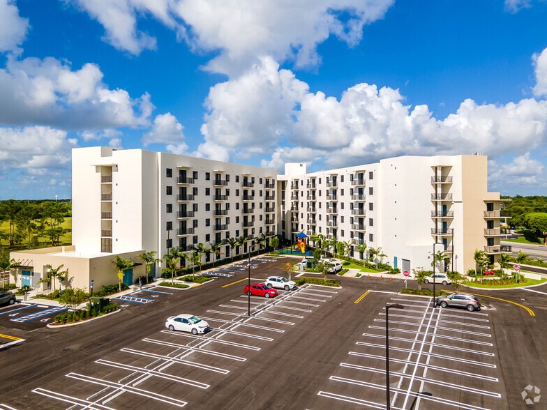 Building Photo - Fair Oaks