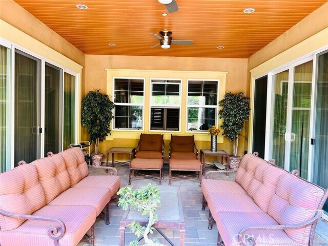 Building Photo - 540 N Bardsdale Pl