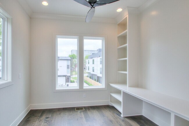 Building Photo - Welcome To Nashville!