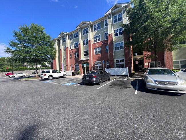 Building Photo - 1201 Campus Pointe Ct