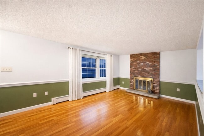 Building Photo - 163 Mills Ave