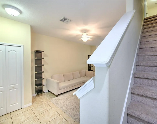 Building Photo - 2717 Lantern Hill Ave