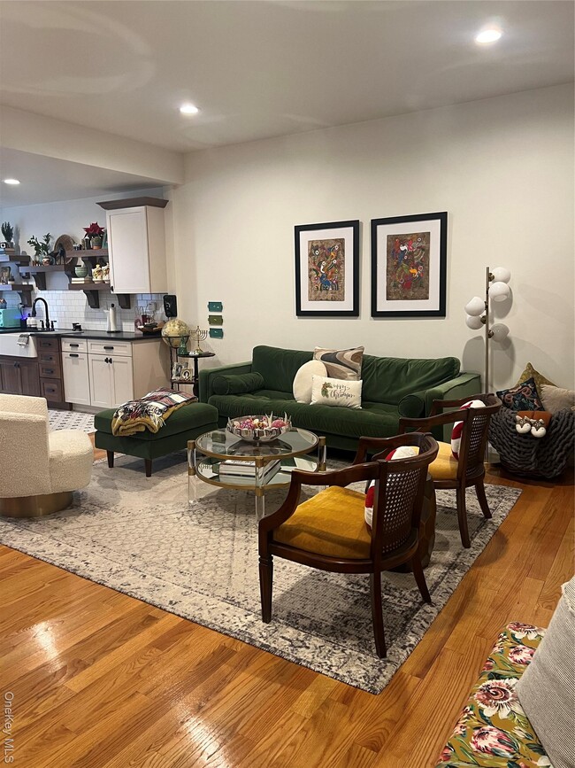 Building Photo - 103 Filors Ln