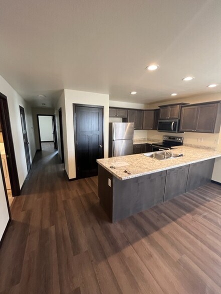 Building Photo - 313 Post Oak Dr