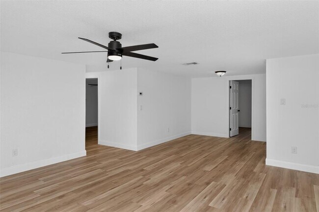 Building Photo - 5644 Berlin Dr