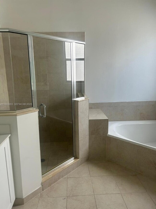 Building Photo - 20828 NE 2nd Ct