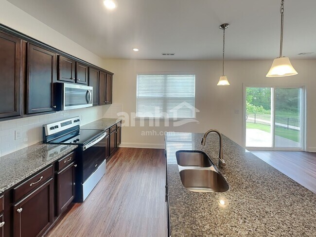 Building Photo - 2761 Bison Ct