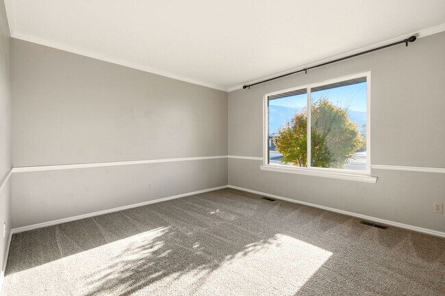 Building Photo - 1203 N 100 E