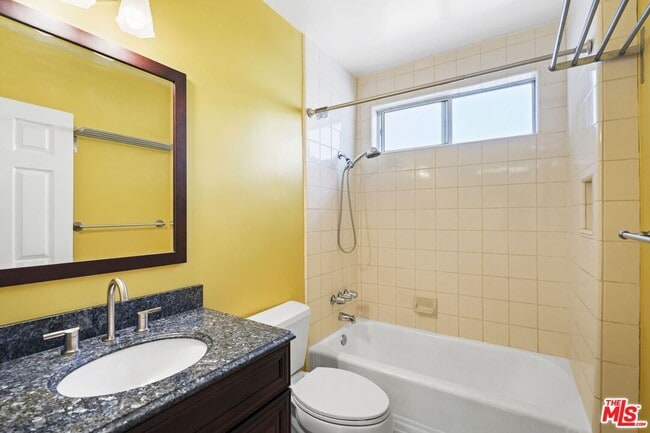 Building Photo - 2910 Santa Carlotta St