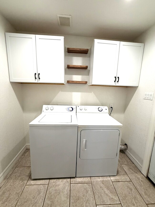 Building Photo - 5763 Westover St