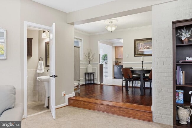 Building Photo - 7137 Murray Ln