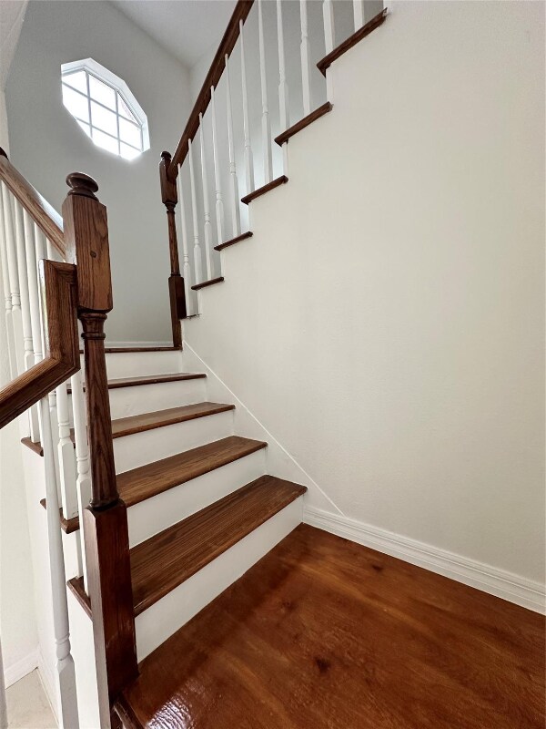 Building Photo - 3213 NE 5th St