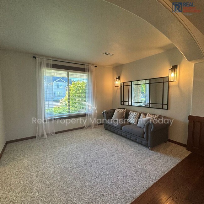 Building Photo - 4 Bedroom House in Puyallup! (Virtual Tour Available)