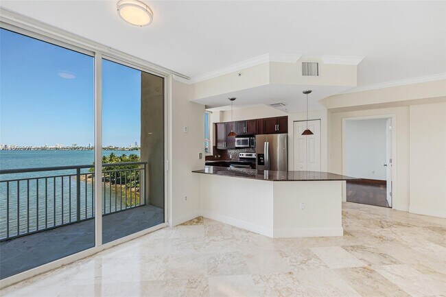 Building Photo - 2000 N Bayshore Dr