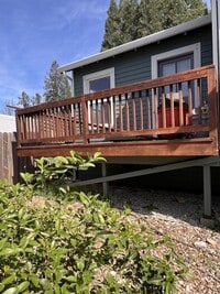 Building Photo - 415 S Auburn St