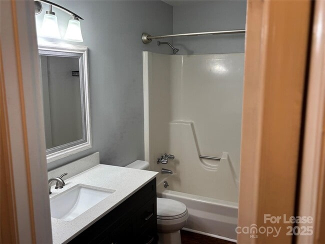 Building Photo - 609 Catawba Cir N