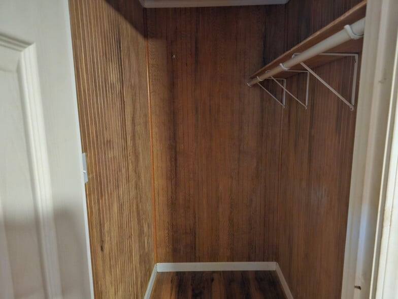 walk in closet - 19 crabtree rd