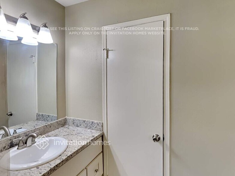 Building Photo - 3631 Dawnwood Dr