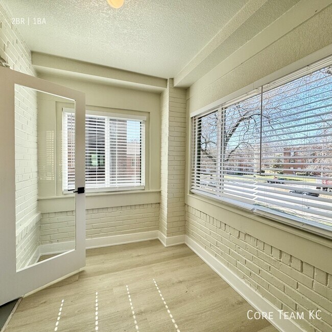 Building Photo - 4337 Mercier St