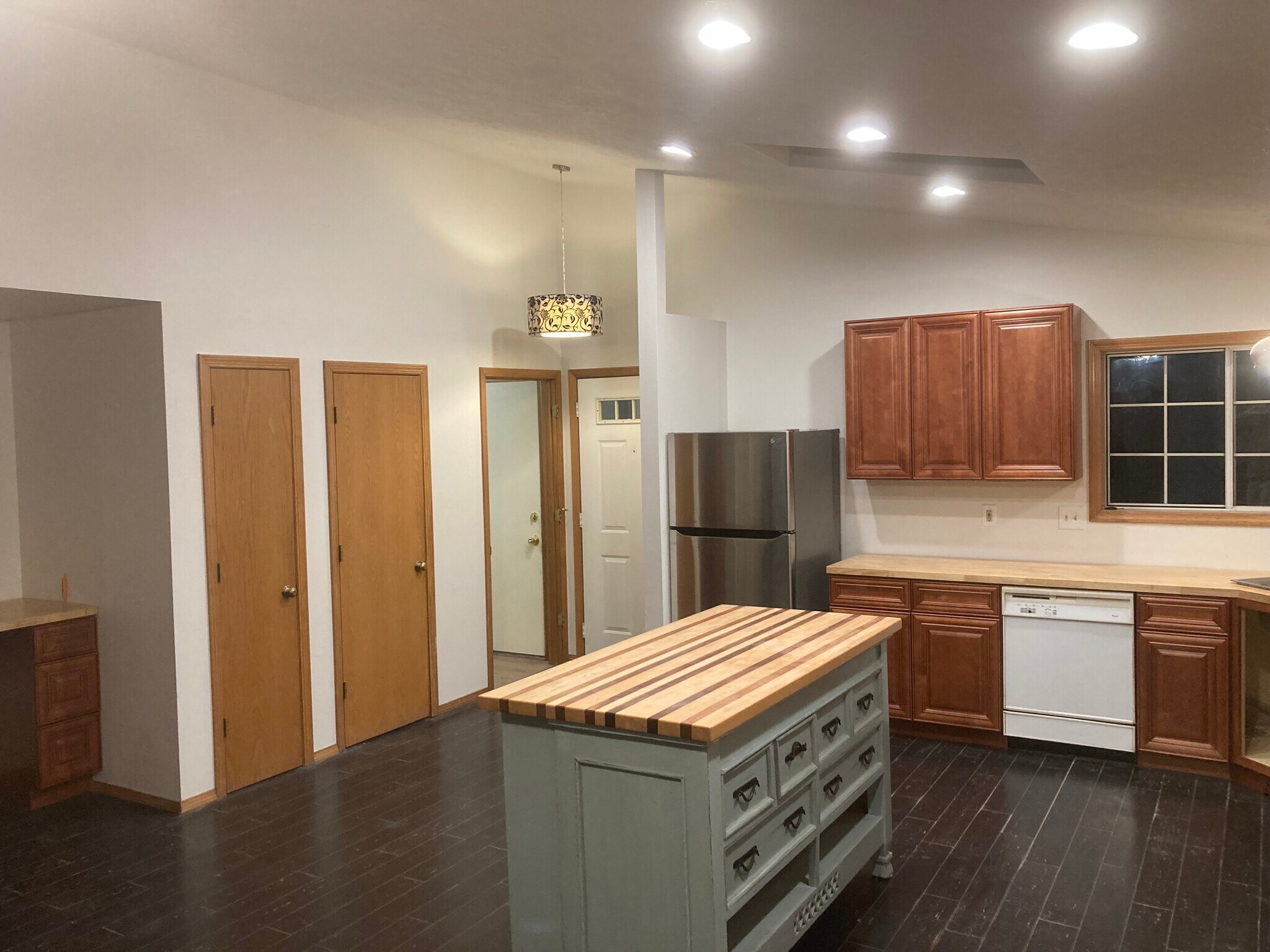 Building Photo - 60637 Devon Cir