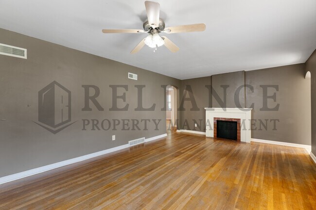 Building Photo - 853 N Terrace Dr
