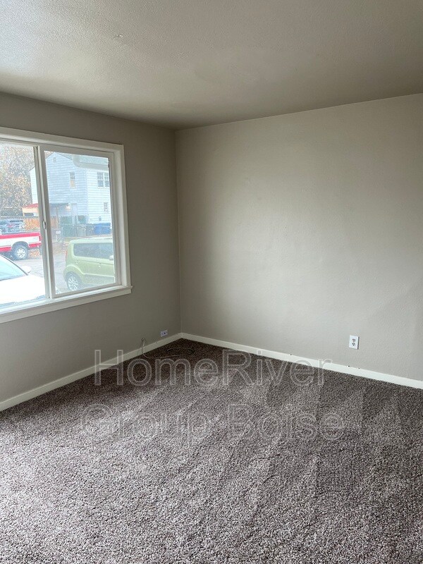 Building Photo - 3837 Pershing Dr