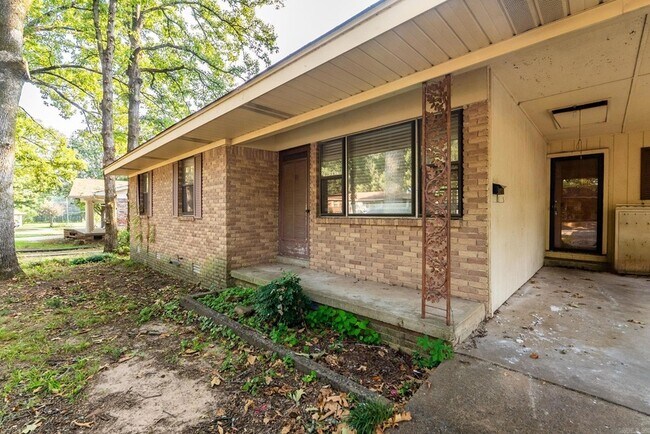 Building Photo - 602 W Devon Ave
