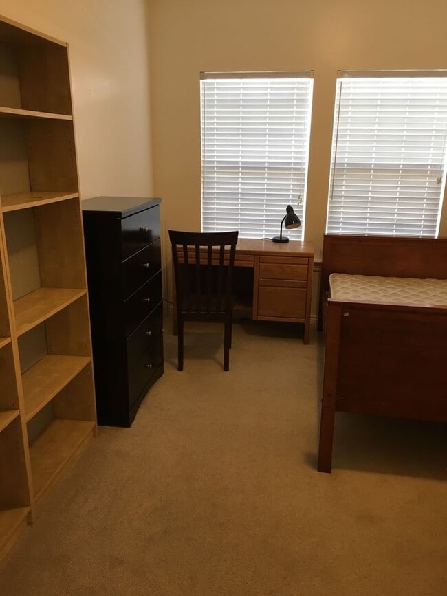 Building Photo - 234