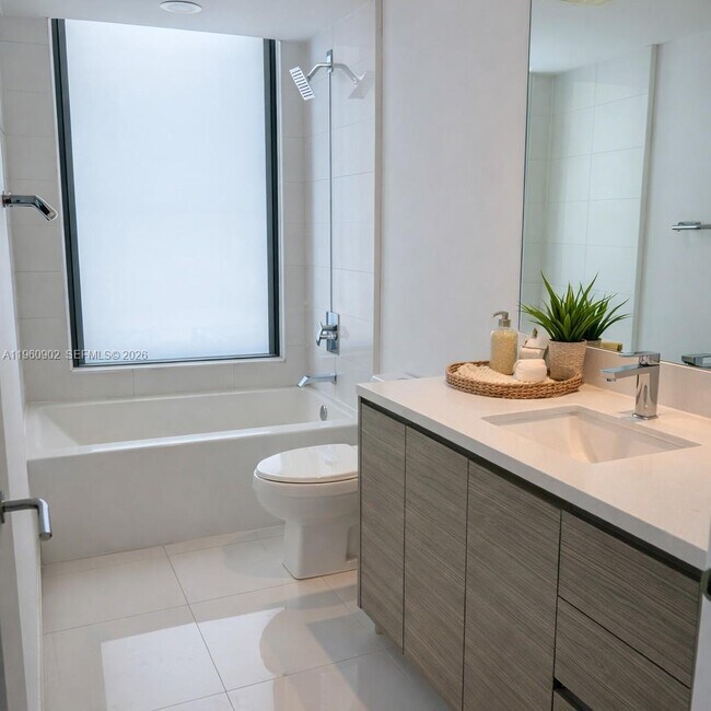 Building Photo - 460 NE 28th St