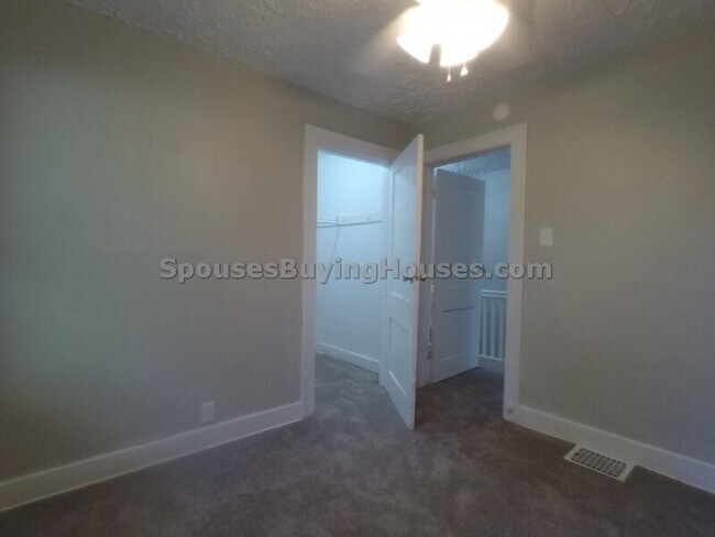 Building Photo - 810 Fairfield Ave