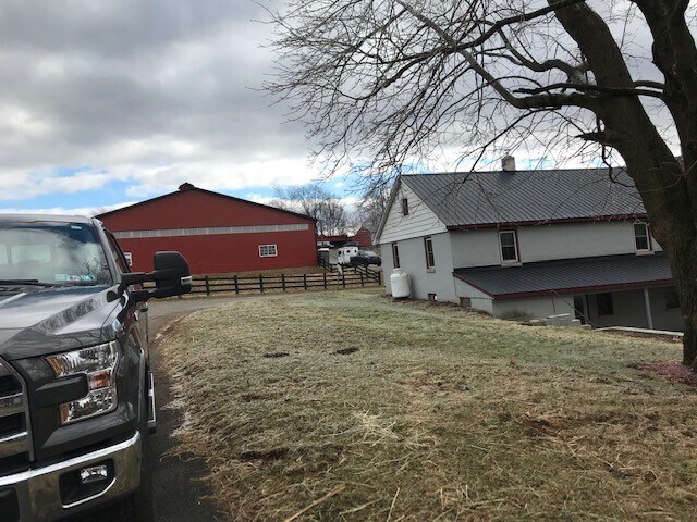 Building Photo - 155 King Rd