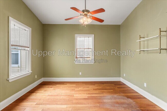 Building Photo - 523 S Hennessey St
