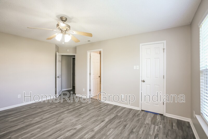 Building Photo - 6886 W Raleigh Dr