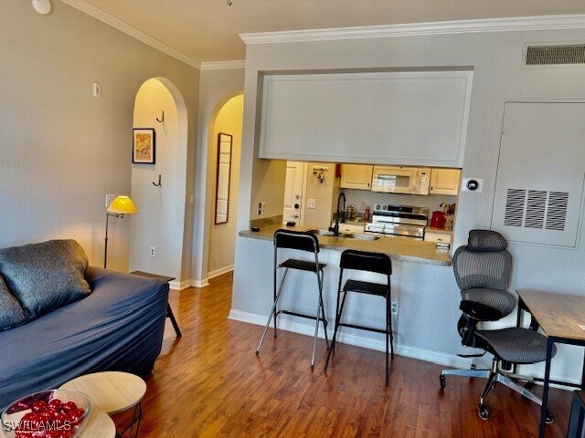 Primary Photo - 860 N Orange Ave