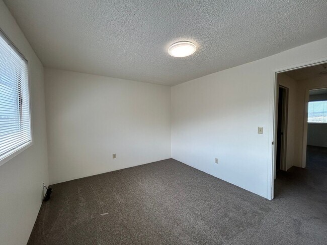 Building Photo - 846 Homedale Rd