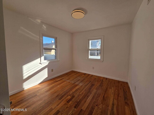 Building Photo - 14 Cottage Pl