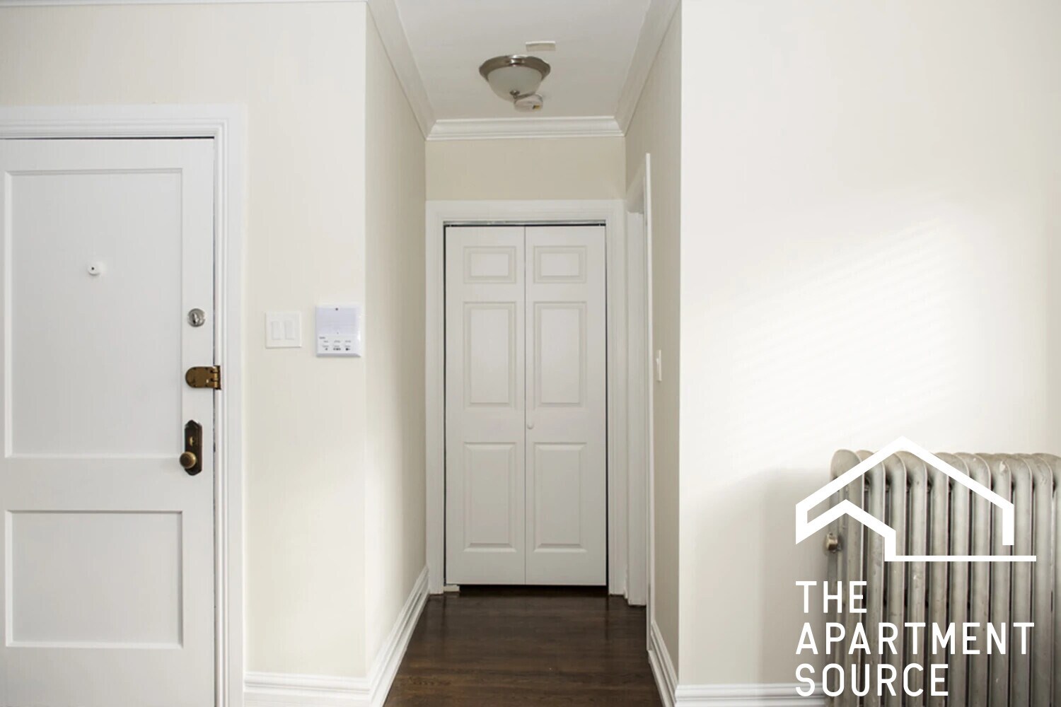 Building Photo - 1056 W Lill Ave