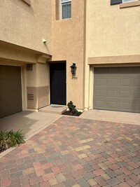 Building Photo - Wonderful townhome in Carlsbad with panora...