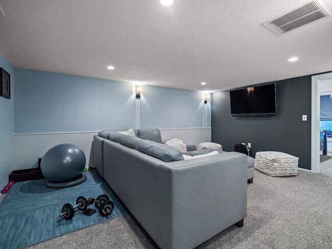 Building Photo - 32414 Lake Rd