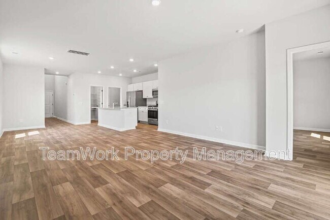 Building Photo - 376 Tiliwa St