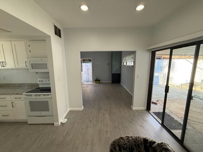 Building Photo - 1040 La Gonda Wy