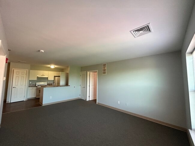 Building Photo - 2bed 2 bath